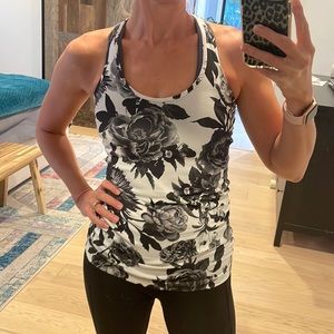 Lululemon Coolracer back